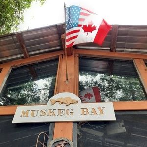 Meet your Posher, Maxine